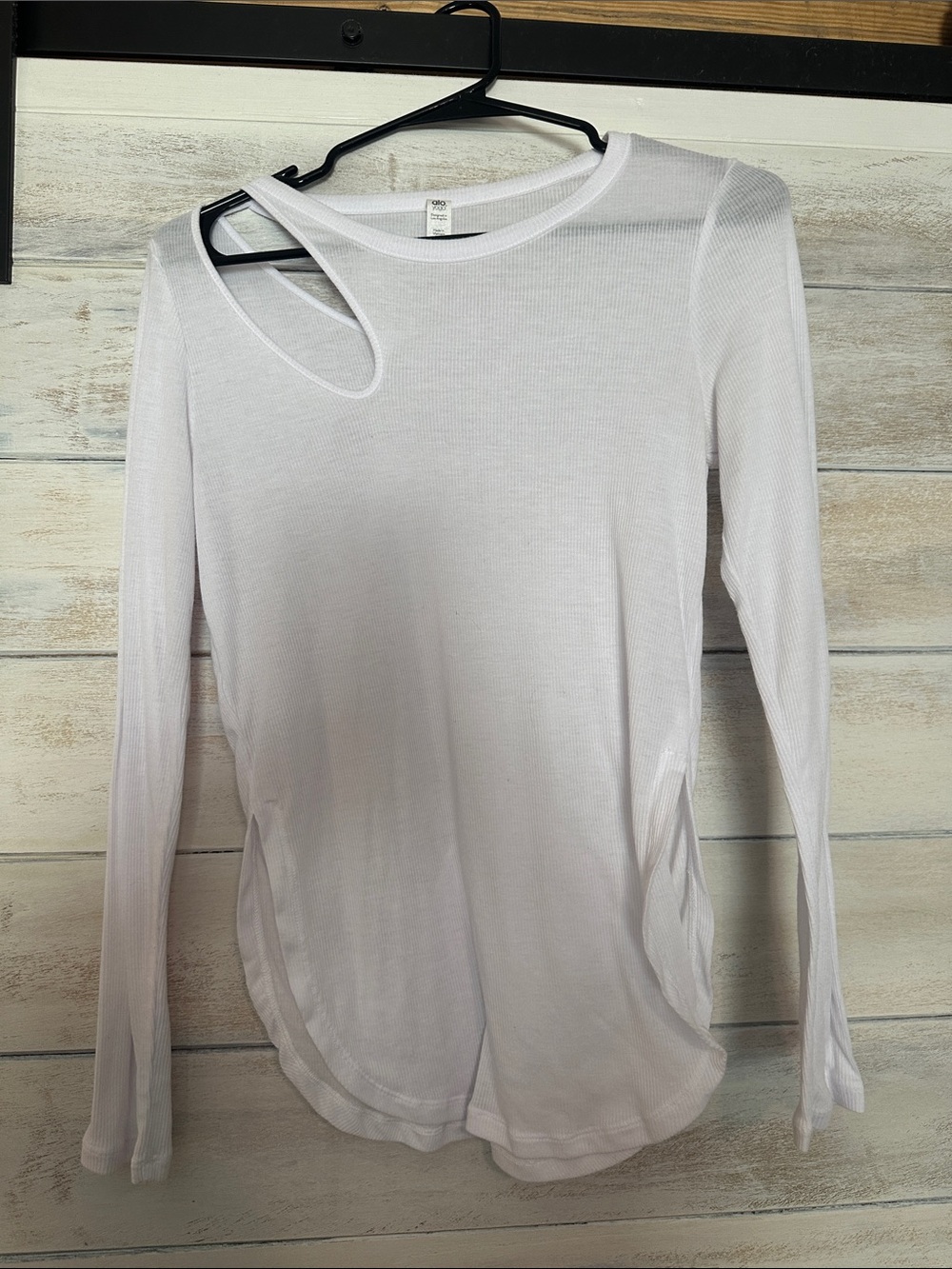 Alo Yoga White Long-Sleeve  Cutout Top - Women XS